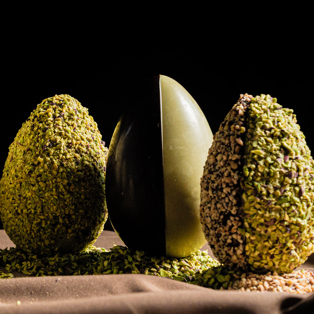 Granellato Fondente - Uovo di Pasqua al cioccolato fondente e al pistacchio con granella in superficie (300gr)